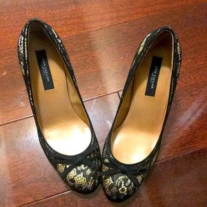 Ann Taylor black and beige lace heels. 5M